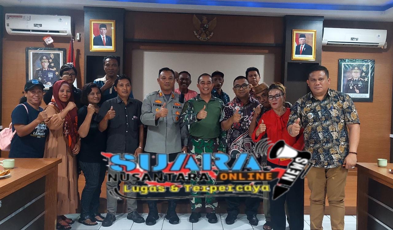 Foto Bersama Kapolres Bitung bertempat di Aula Endra Dharmalaksana