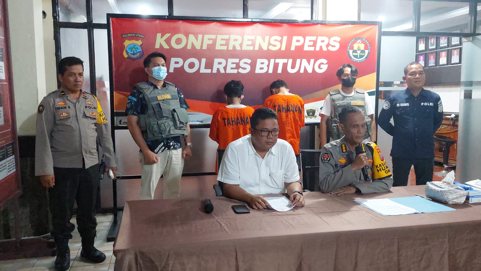 Konfrensi Pers di Mako Polres Bitung, Dua tersangka ditampilkan