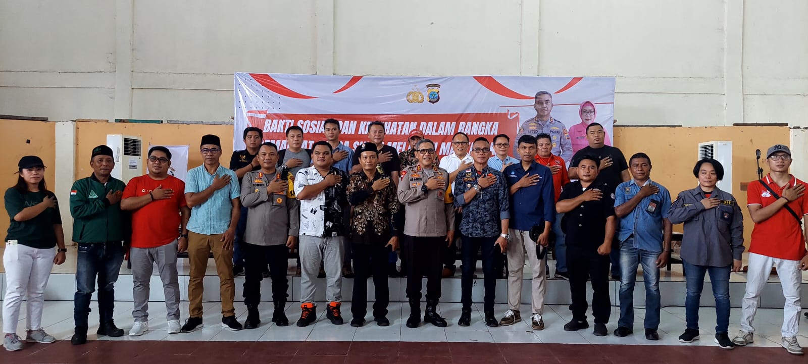 Organisasi Lintas Adat Agama dan Budaya (POLA) Kota Bitung Foto bersama Wakapolda Sulut, Irjen Pol, Jan de Fretes