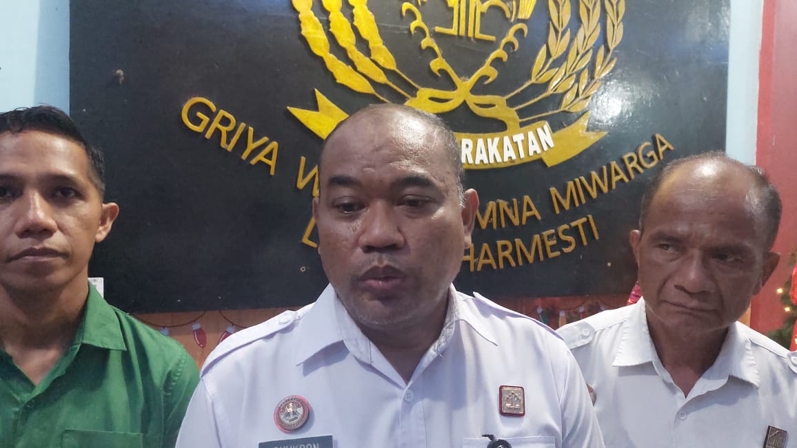 Kepala Lapas Kelas ll B Bitung Syukron Hamdani, Amd.I.P., S.Ag., M.M. Saat di Wawancarai oleh awak media