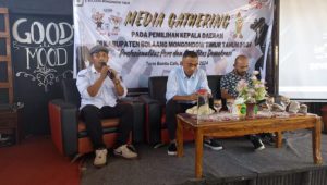 Ketua Divisi Sosialisasi, Pendidikan Pemilih, Partisipasi Masyarakat (Parmas), dan Sumber Daya Manusia (SDM) KPU Boltim, Ikal Salehe