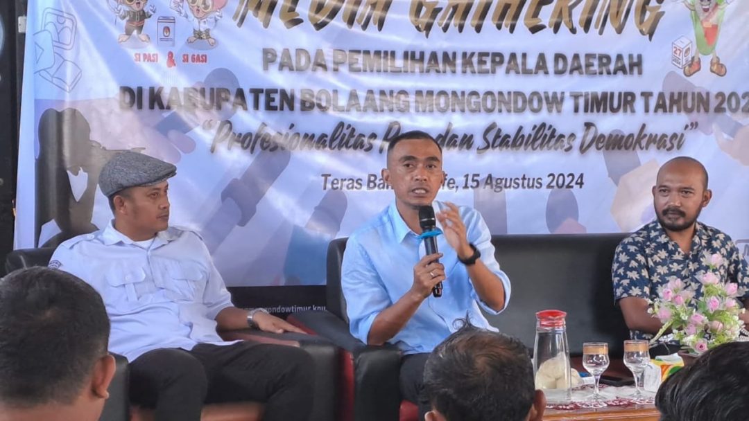 Ketua Divisi Sosialisasi dan Parmas KPU Sulawesi Utara, Awaludin Umbola